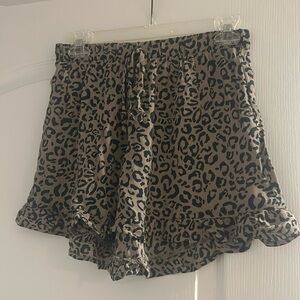 american eagle cheetah flowy shorts